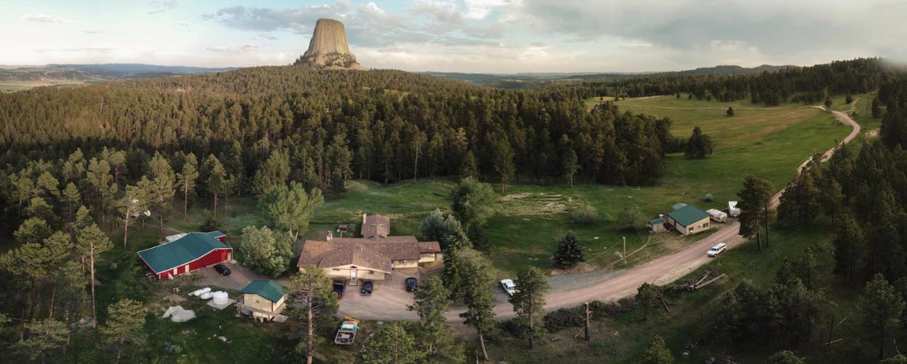 Devils Tower Lodge Exterior photo